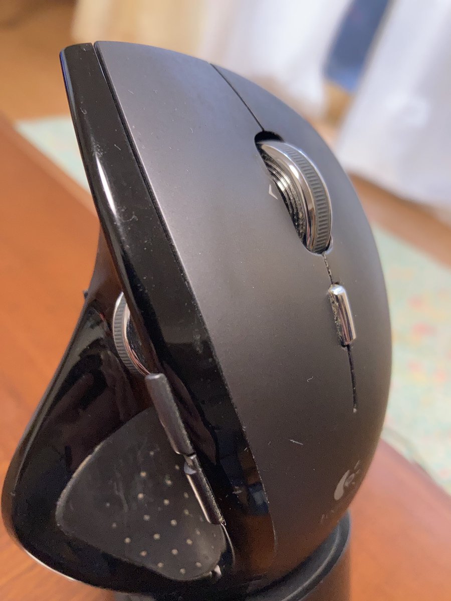 takamizu56's tweet photo. Logicool MX Revolution ハードオフのジャンクコーナーから救出 #Logicool #mxrevolution #ハードオフ #ジャンク https://t.co/8IyM0pt6Je
