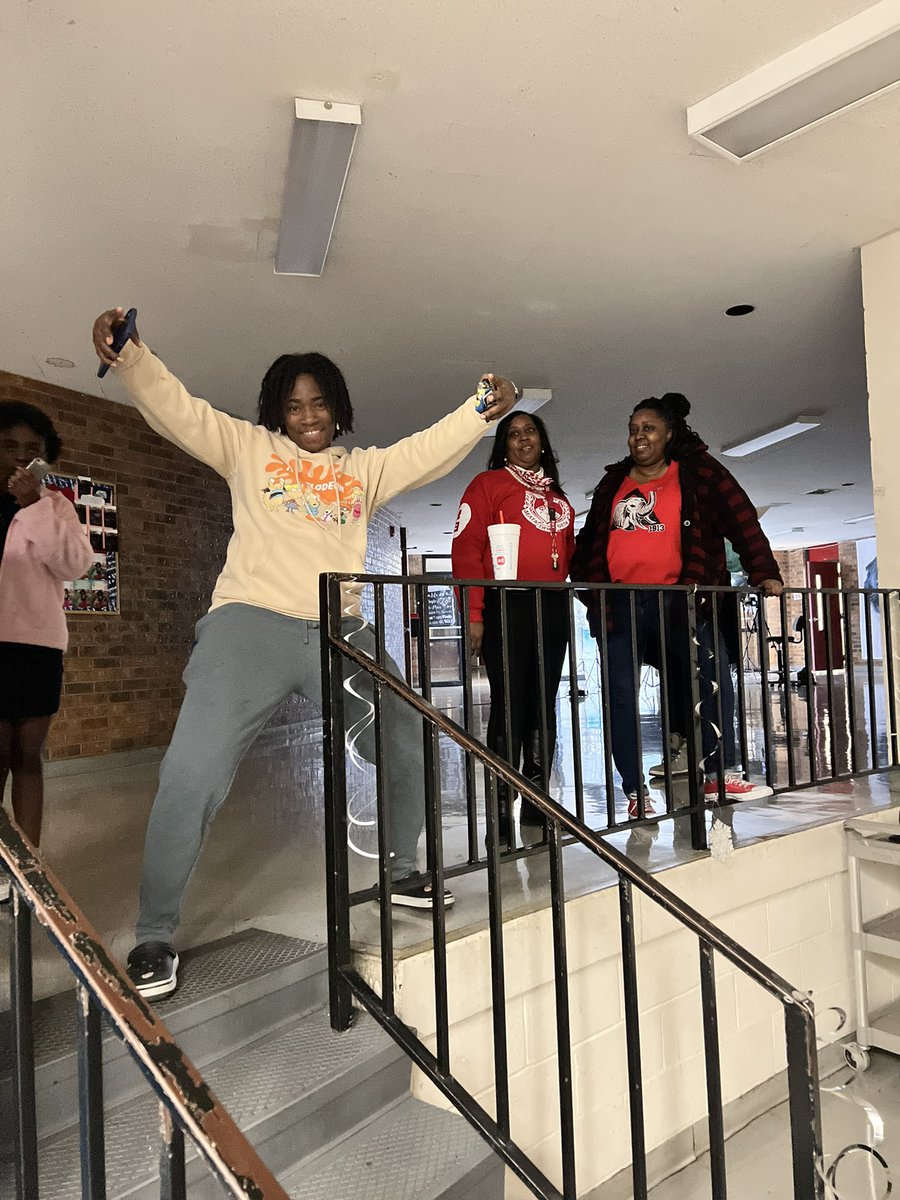 npmspanthers's tweet photo. What a way to start a 3-day weekend!!! We love our scholars. Our school must be pretty special to get smiles this big on a Friday with kids after school hours. #SnowflakeBall #Parkway #Winningineverything https://t.co/jFqVoIrwHH