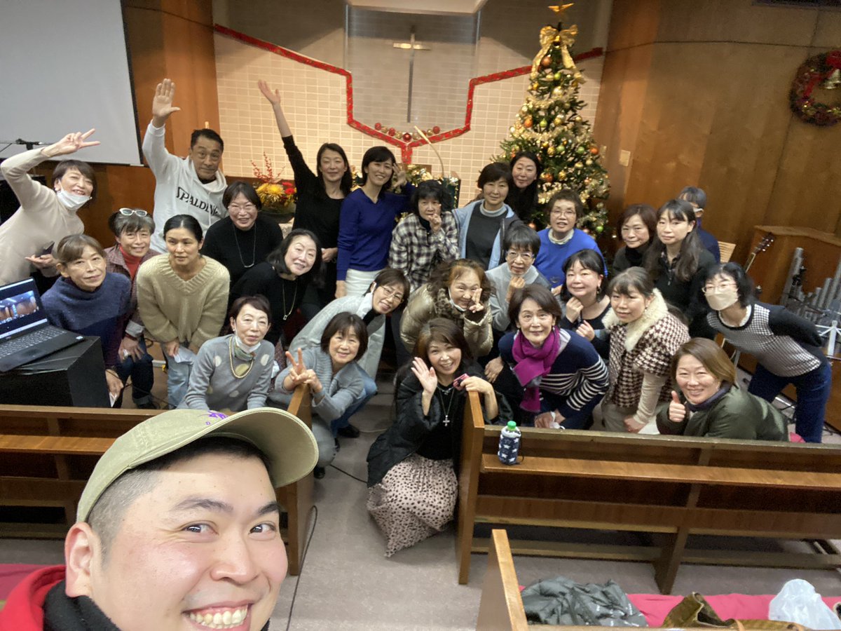 TakaseTsukamoto's tweet photo. GOSMACゴスペルレッスンでした😁✌️皆さん3月の本番に向けて素晴らしボイスでした👍✨
"Jesus is the answer"
"Holy Spirit"
#ゴスペル #ゴスペルレッスン #Gosmac https://t.co/56fnFl9K3d
