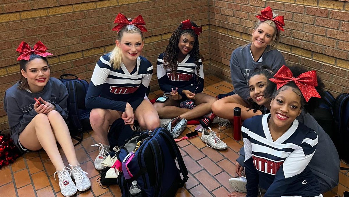 Cen10titans's tweet photo. Cheer at UIL! Amazing job ladies!! #cen10titans #titannation https://t.co/LDKGJSGdwO