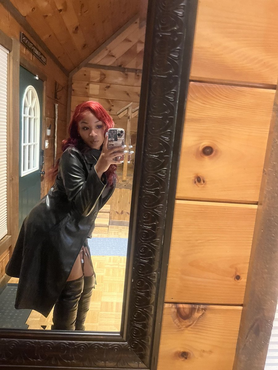 imchat_'s tweet image. Twenty-fine 🥰 happy 25th birthday to me!!!🫶🏾