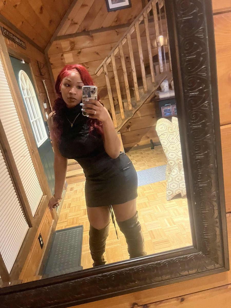 imchat_'s tweet image. Twenty-fine 🥰 happy 25th birthday to me!!!🫶🏾