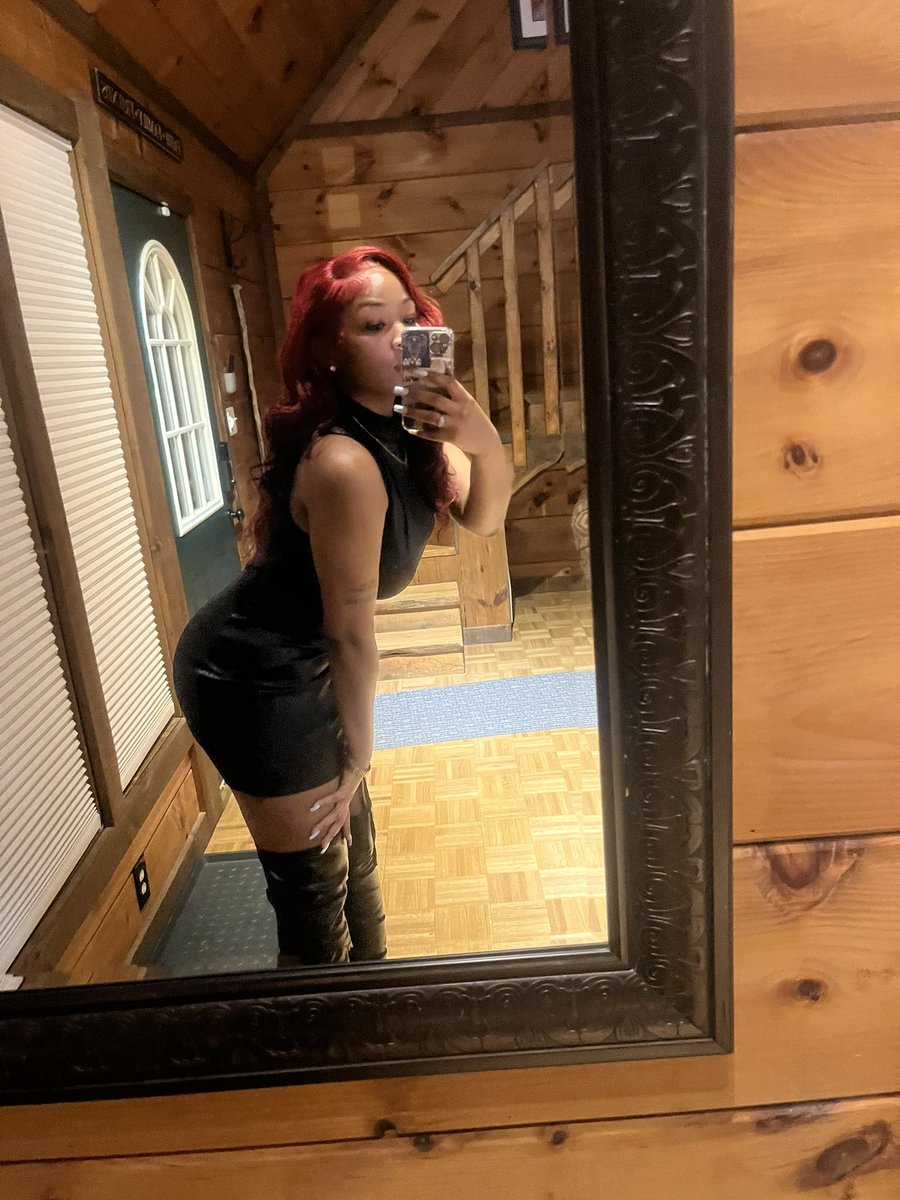 imchat_'s tweet image. Twenty-fine 🥰 happy 25th birthday to me!!!🫶🏾