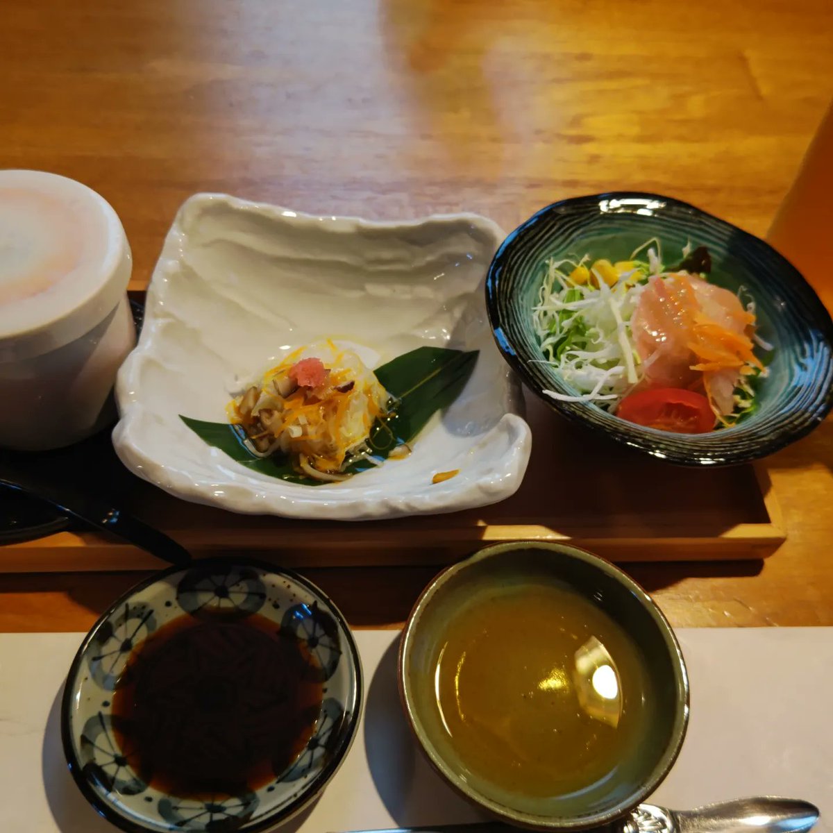 yukainaousama's tweet photo. 明日はいよいよ文学フリマ京都！！
いいことがあるようにと、縁起のいい「お寿司」（寿飯）を、父にご馳走してもらいました٩(๑´3｀๑)۶
たーっくさん飲んで食べて、お値打ちなのは豊橋だから……
地元豊橋
コスパ良すぎて、最高すぎる！！ https://t.co/Un0XlvU05d
