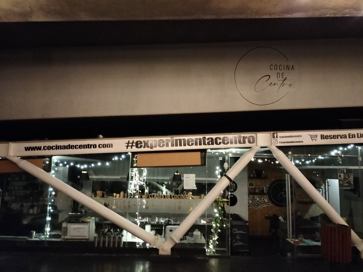 ilsebrillos's tweet photo. Morena sigue haciendo de las suyas venta de alcohol sin permisos para ello y casual operan con total impunidad @mauriciotabe @AlcaldiaMHmx porq son amigos de morena... https://t.co/nsA3lbuH4a