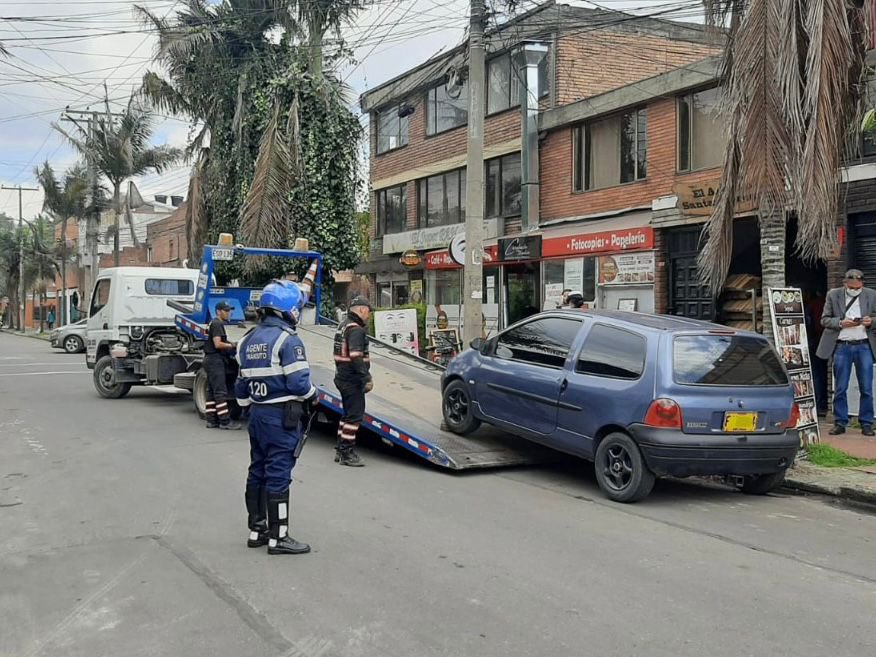 comercialex's tweet photo. La @SectorMovilidad #nollora ella #factura Que no le #salpique los malos hábitos y acate la #cultura ciudadana 🫣 #Claramente con esto cerramos la #semana #ShakiraBZRP #twingo @Bogota https://t.co/7ZjCWswawL