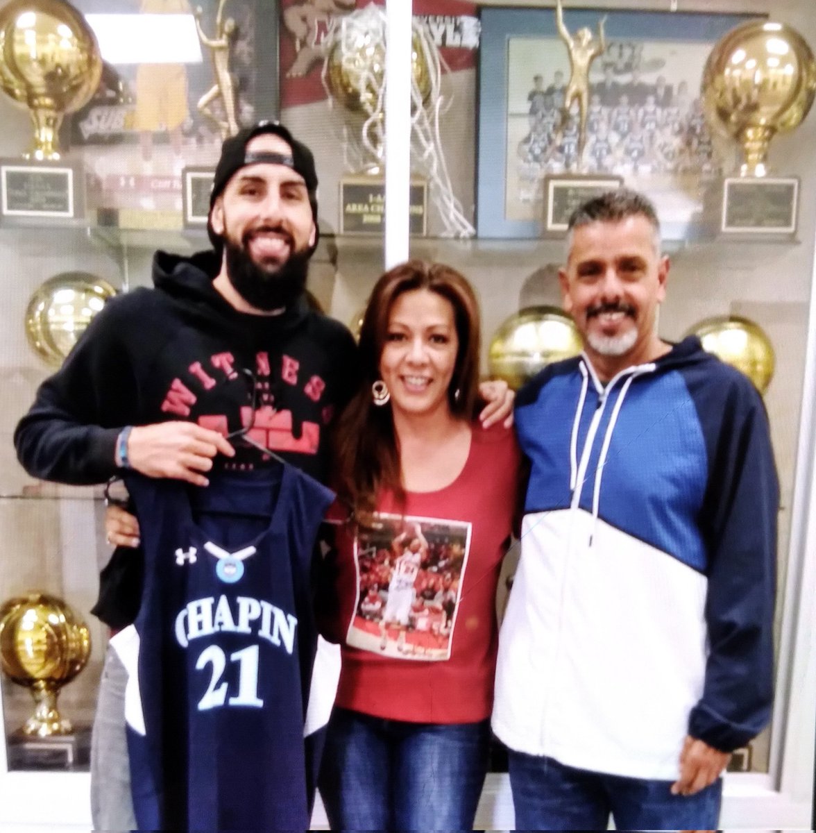 TuckerJr's tweet photo. Happy blessed birthday to you @justophat 🙏🏽🏀🙏🏽 #cliffsbrotherfromanothermother #ashiningexampleforouryouth #ct21forever #ctjrfoundation @TuckerJr https://t.co/WtpNrOefpP