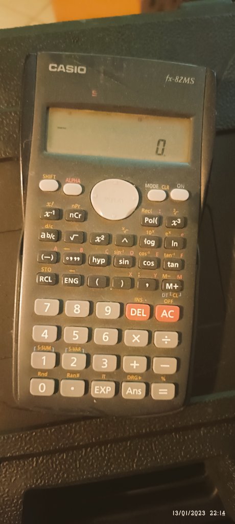 ThaRubi's tweet photo. Llena de polvo, abandonada sin uso y casi 18 años después, mi calculadora #Casio sigue funcionando perfectamente 😯😯 #QuienAguantaTanto 🤭🤭 https://t.co/pUkCxZalM3