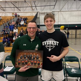 strim1005's tweet photo. @OwenSoehl has been blessed with some many amazing teachers supporting him throughout the years. There is life beyond basketball for O and he’s lucky to have teachers like @TonyDeGrand lifting up his learning and helping him become the best possible person he can be. https://t.co/LG2f2fMhgq