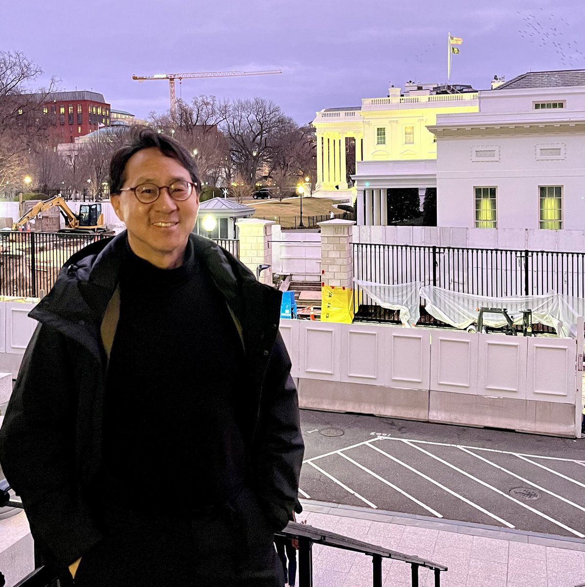 CurtisSChin's tweet photo. #USA πΊπΈ What a delight to stop by the White House @WHIAANHPI & finally meet in person @emoritsugu46, as well as see @FurukawaGeorgie again AND get an #AnnaMayWong quarter. #tripledelight π #joytweet #annamaywongandme π @curtischin @BingChen @danieldaekim @AAFederation @usmint https://t.co/9v0GFfhGMA