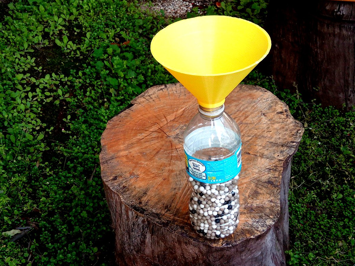 The fastest way to refill a high-cap magazine on the airsoft battlefield is with a water bottle. The fastest way to refill a water bottle is with this specially designed funnel. wish.com/product/63c1c4… #NoWaste #PewPew #Tactics #reload #Airsoft3D