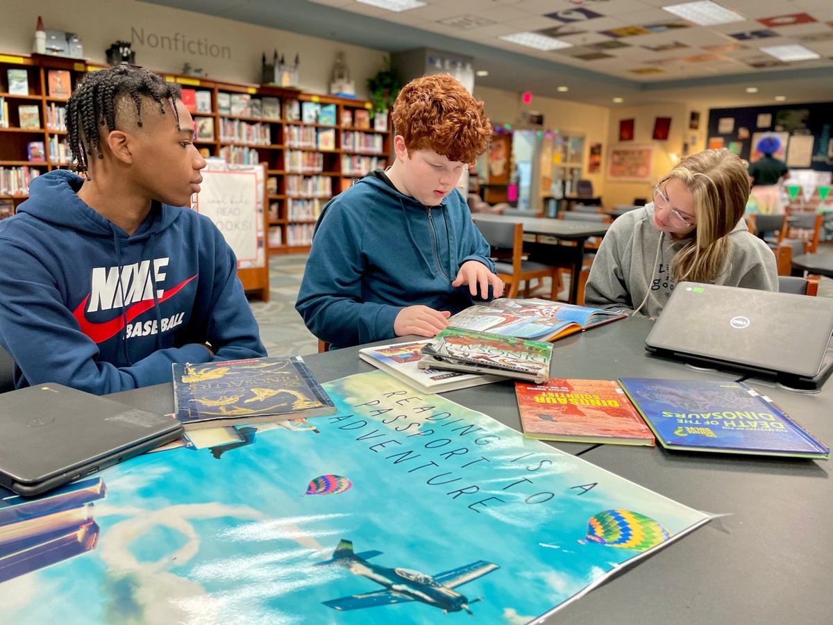 HiRMS_library's tweet photo. Today we had new friends reading about 🦖dinosaurs🦕 together, and we had a LOT of puzzlers 🧩 from the busy morning to I/E at the end.

Have a safe 3-day weekend, Mavericks! Go outside, get some rest, spread some joy, and represent #TheMaverickKind to everyone you meet. 💙🐮💙 https://t.co/BB2Ezr2vyg