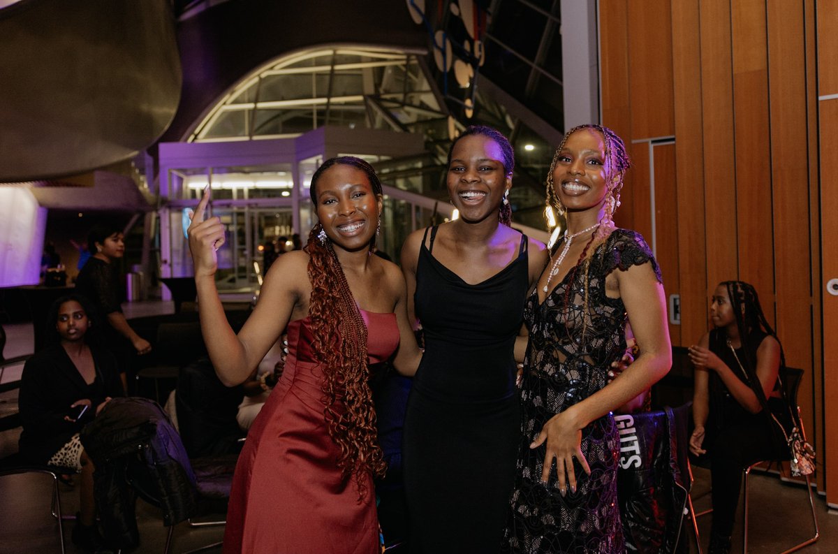 laconnexional's tweet photo. The Creative Citizen Awards Gala is a celebration of  creativity and primarily aims to recognize the (creative) talents and contributions of people of African, Black, Caribbean and Latin (ABCL) descent from Alberta To The World.

Find out more at https://t.co/lvITLFdu49 https://t.co/XUDg9FgCoB