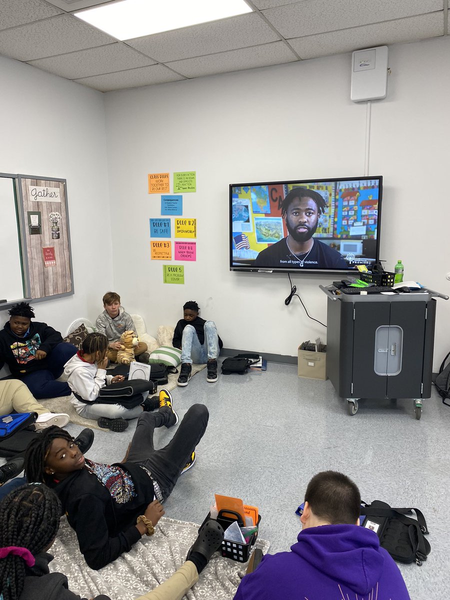 ann1967smith's tweet photo. We are WORTHY! We are EMPOWERED! WE ARE DEGA! Tiger Time Counselor Lessons with my ZEJH 7th graders In the Student Life Center. Awesome day! Love my kids! #StopBullying #EllisExcellence @_BrittanyWJ @mehodge @DrQuentinJLee @coach_smith67 https://t.co/VVI9bnmRpV