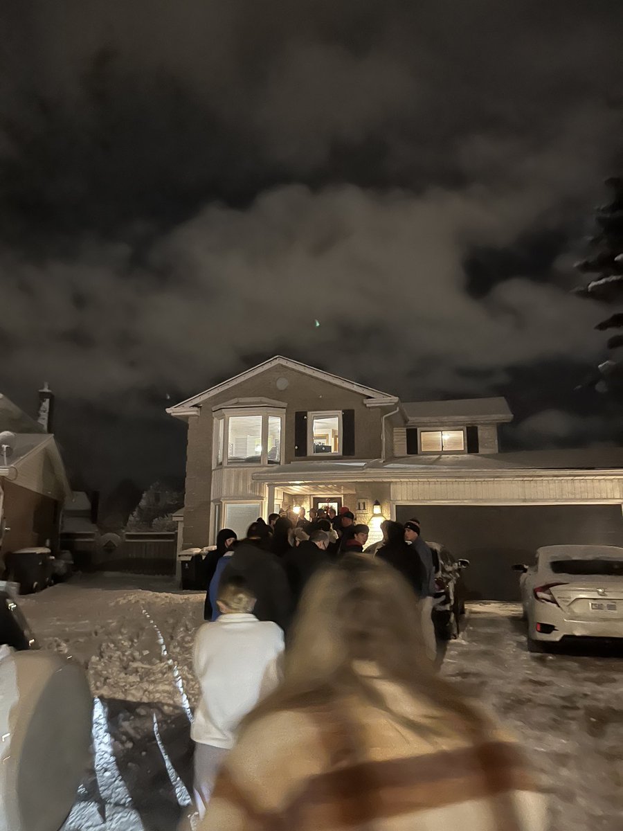 MinesingMom's tweet photo. @CamGuthrie this is what Fri. night looks like for @uofg students trying to find housing for next year. The lack of availability + ridiculous costs ($1K/room!!) is making it impossible. This is my organized + responsible daughter’s 10th appointment &amp; still nothing. Can you help? https://t.co/wy4mPkfCcl