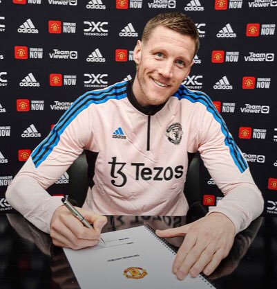TOTT_BFC's tweet photo. ✍️ Wout Weghorst has now completed his move to Manchester United until the end of the season.
The Dutch striker only scored 2 in 20 games for the Clarets. Will he find his feet with the Red Devils?
#TalkoftheTurf | #ClaretandBlueArmy | #WoutWeghorst https://t.co/0PNJ4MyaWA