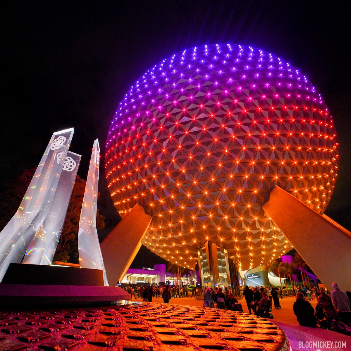 BlogMickey.com tweet media