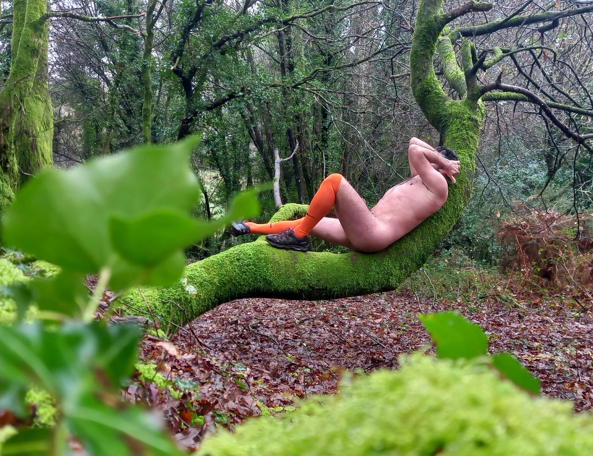 nakedbodyworld's tweet photo. Enjoy the forest.
#nudeisart
#nudefreedom
#malenude #nudeoutdoors #nudism #nudist #nudistworld #NBWphotos
#nudeinnature #nakedoutdoors
#nudista #nudismo #NudistLifeStyle #bonerinnature #erection
#forestnude #bodyfreedom #adventurenaked #hikenaked #orangesocks https://t.co/VHQ3mGwcVS
