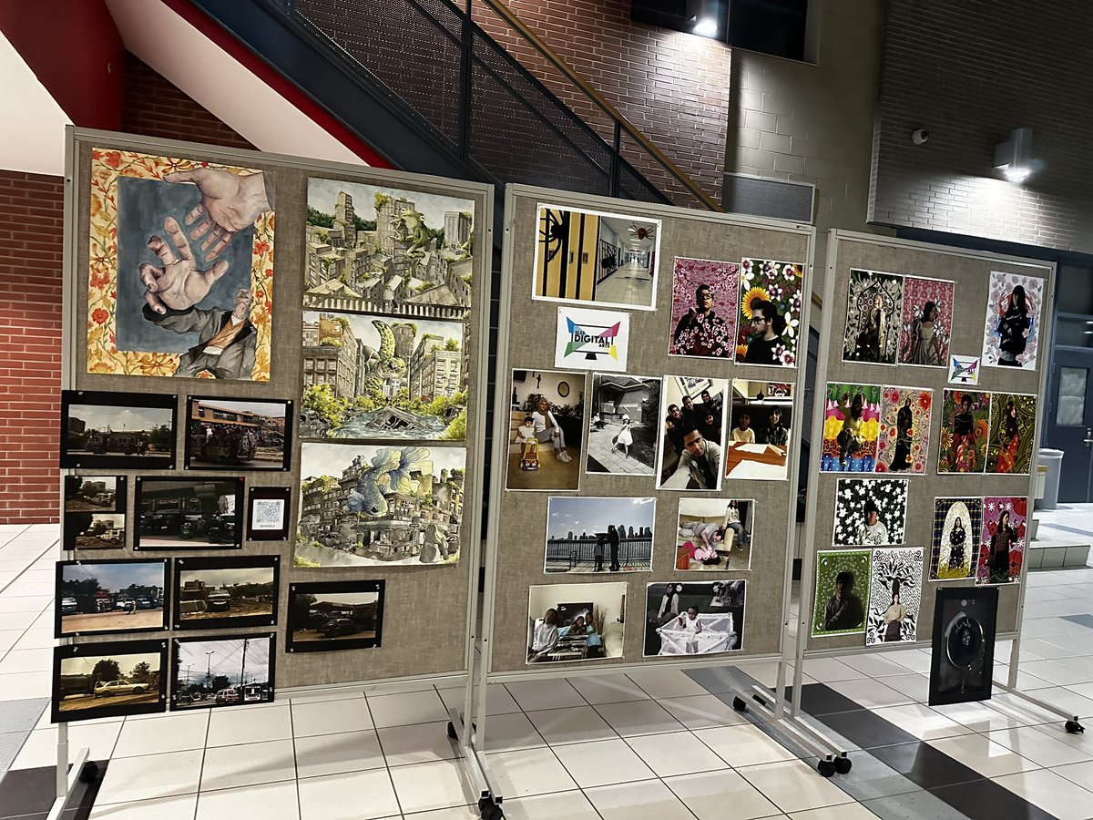 CouncilSlss's tweet photo. Arts Night at SLSS :Amazing work by great artists at SLSS https://t.co/5fvO4thOdv