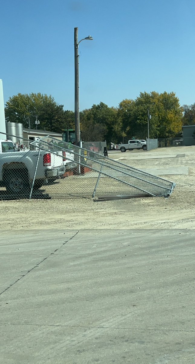 ZACKTHOMPSON2's tweet photo. @Deere_Salesman Trucker took the corner just a bit to short https://t.co/8t5uhZOW9J