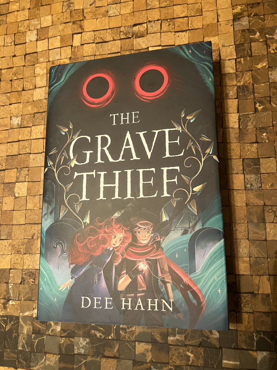 📚📚FridayNightRaffle📚Follow author <a href="/deezhahn/">Dee Hahn</a> &amp; retweet by 6pm 1/14 for a chance to win The Grave Thief! 😱 #fridaynightraffle