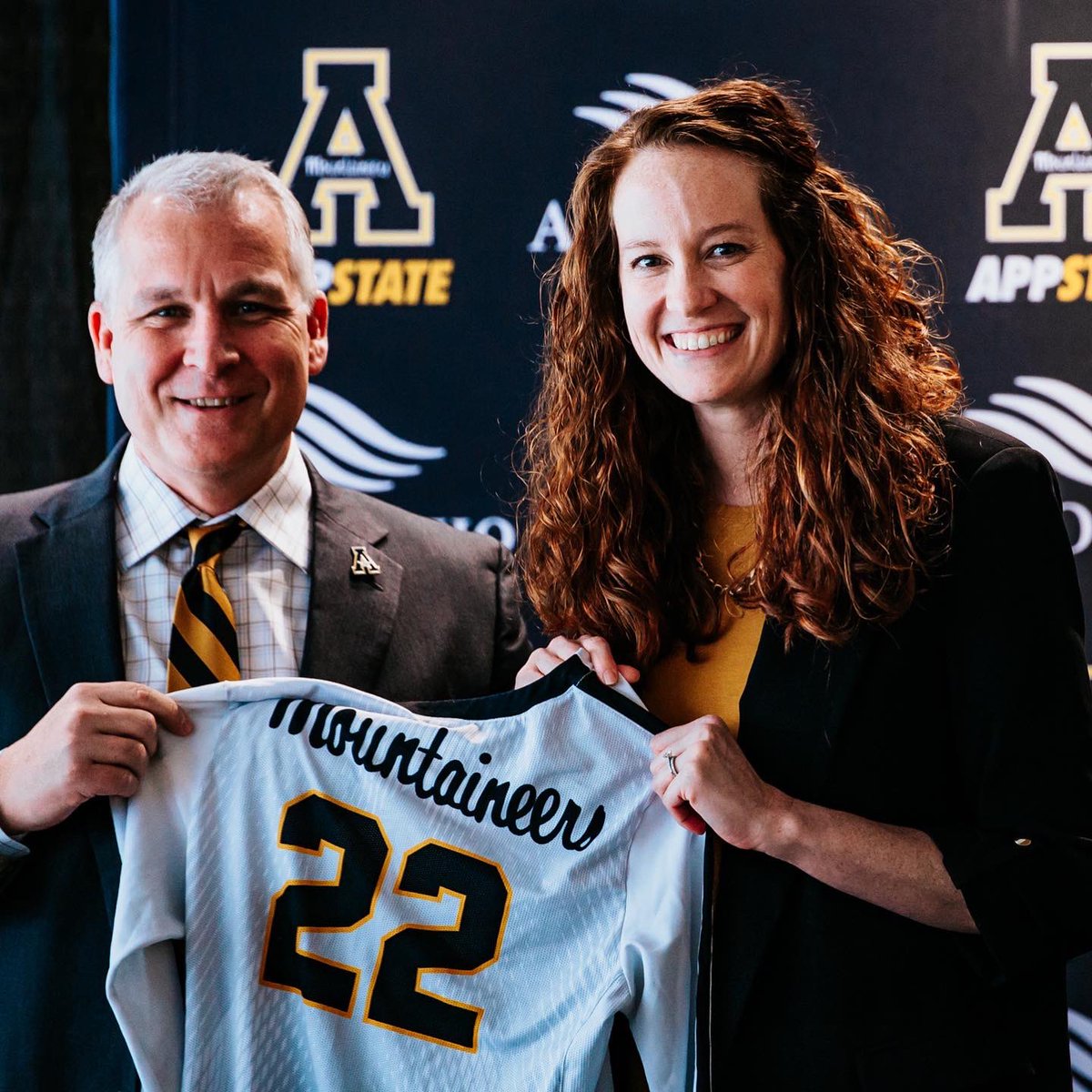 📍One year ago today we welcomed 𝓢𝓪𝓻𝓪𝓱 𝓡𝓾𝓶𝓮𝓵𝔂 𝓝𝓸𝓫𝓵𝓮 as our head coach! 

#AppToTheTop