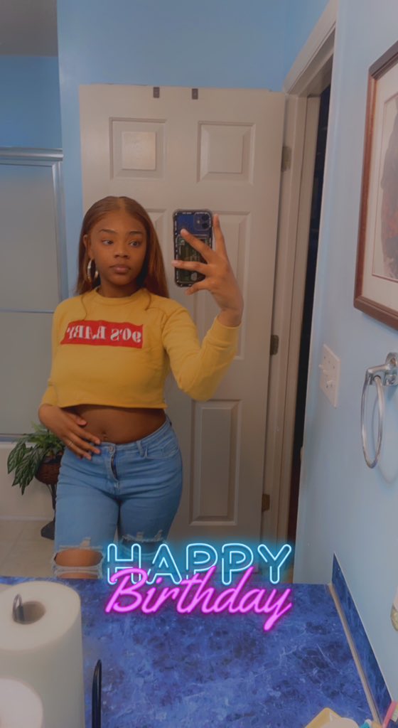 _KianaLashay's tweet image. 1•13. 

It’s my birthday I look pretty! 💜🫶🏾