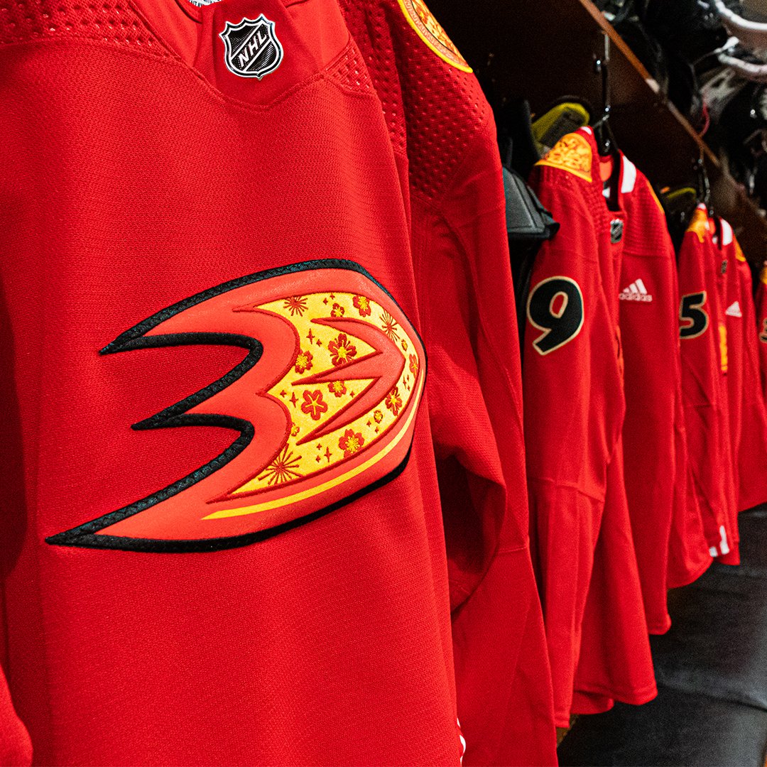 NHL on X: These @AnaheimDucks Día de Muertos warmup jerseys are