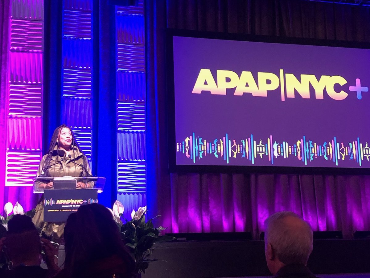 NYCMOMECommish's tweet photo. Thrilled to join @SenSchumer, @LisaRichardsTo1 of @APAP365, Charlotte St. Martin of @BroadwayLeague, @bstokesmitchell and @wyntonmarsalis to welcome back the performing arts community in person at #APAP2023 to celebrate 50 years of #APAPNYC and 10 years of #JanArtsNYC. 🎶🎭👏 https://t.co/mEPZQUONJz