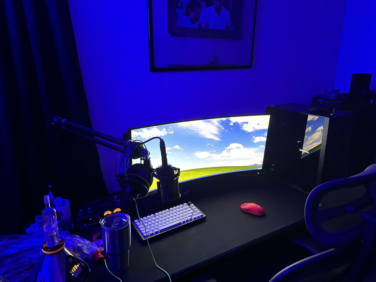 bsthread_'s tweet photo. 90400540
#bst #battlestation #pcsetup https://t.co/tjsQ2pS9Um