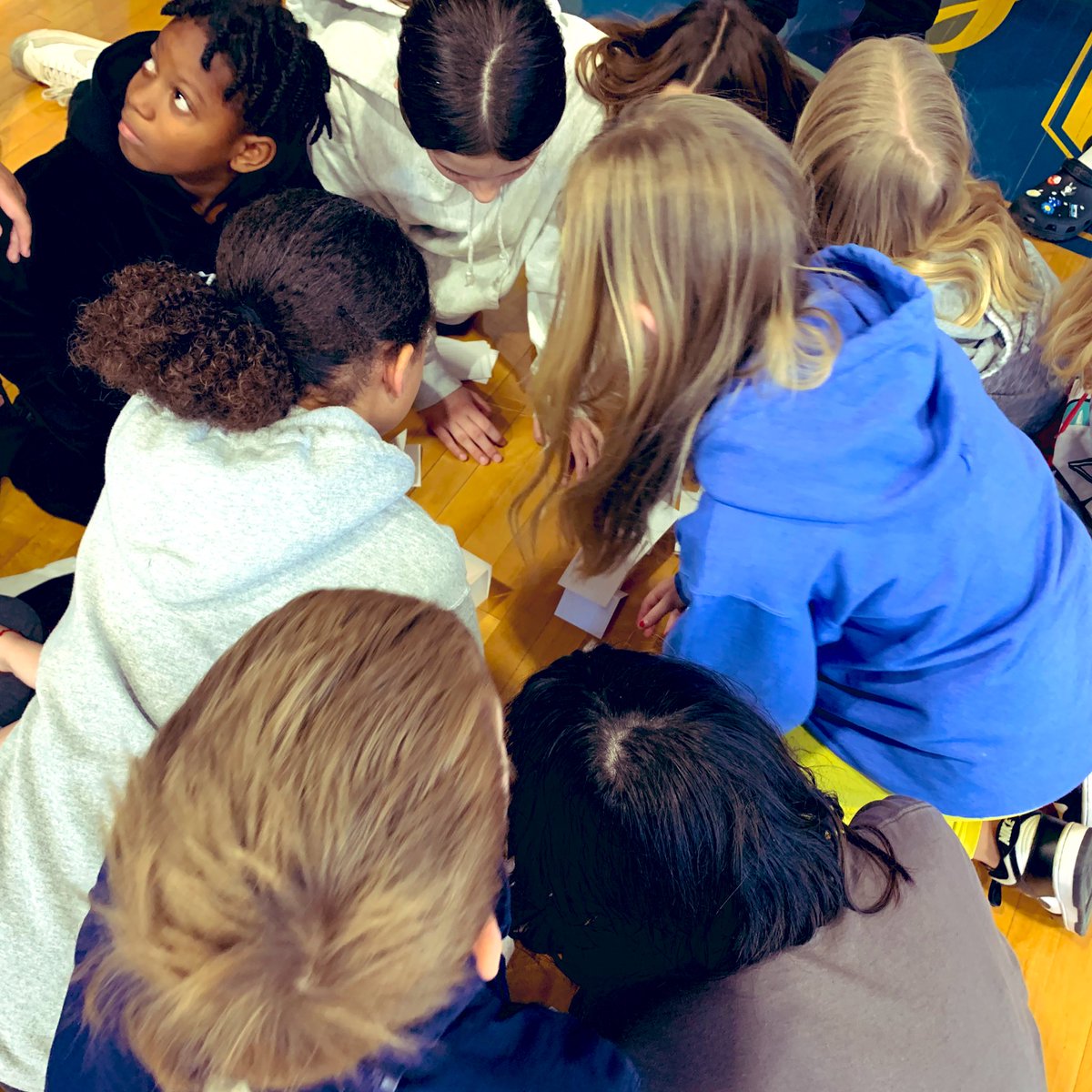 CSASMiddle's tweet photo. Our 5th Grade had an amazing day of mentoring with our upperclassman, @IgniteNation and @TevinMLucas! 💫 https://t.co/D4nTqXe4AR