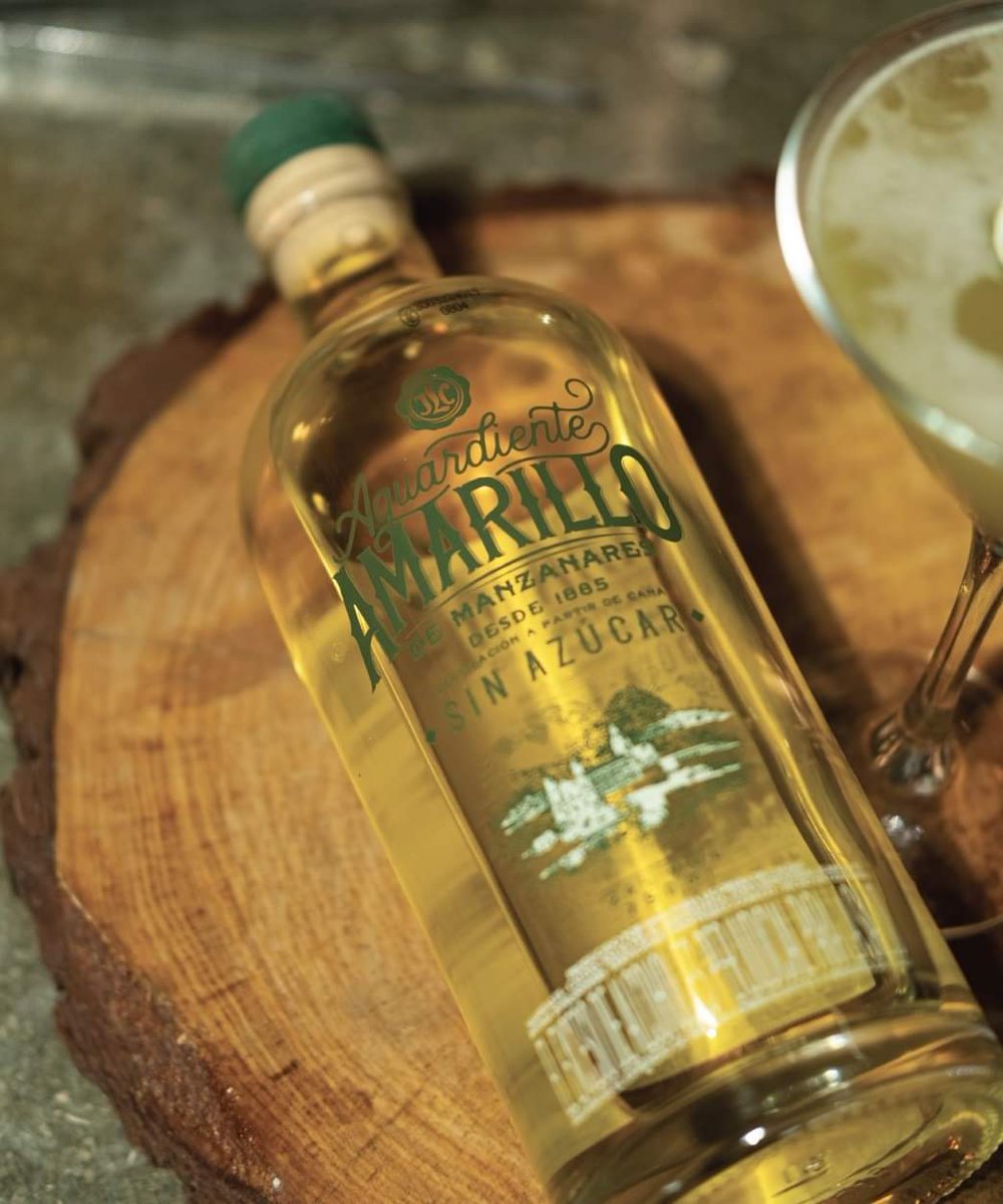 tagoretoro's tweet photo. El aguardiente Amarillo de Manzanares está destinado a convertirse en el favorito de toda colombia... https://t.co/zvc8YlJyGF