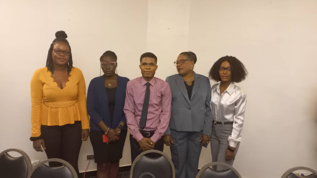 MickensonSERVI2's tweet photo. La Com des mangos Francisque d'Haïti(GM) ainsi notre chère Haïti est et sera tjrs dans les prises de décisions de haut niveau National et international. 
C'était ds le deuxième point de presse Officiel de l'Accord le Plaza autour du Consensus National,ce vendred 13 janvier 2023. https://t.co/WdrHTX2gyv