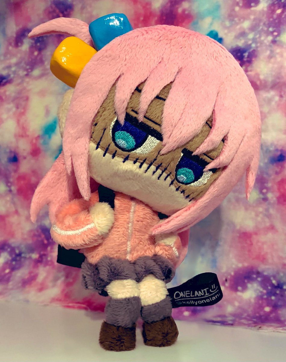 kellyonelani's tweet photo. bocchi the plush ⭐️ https://t.co/HNWL01Xieu