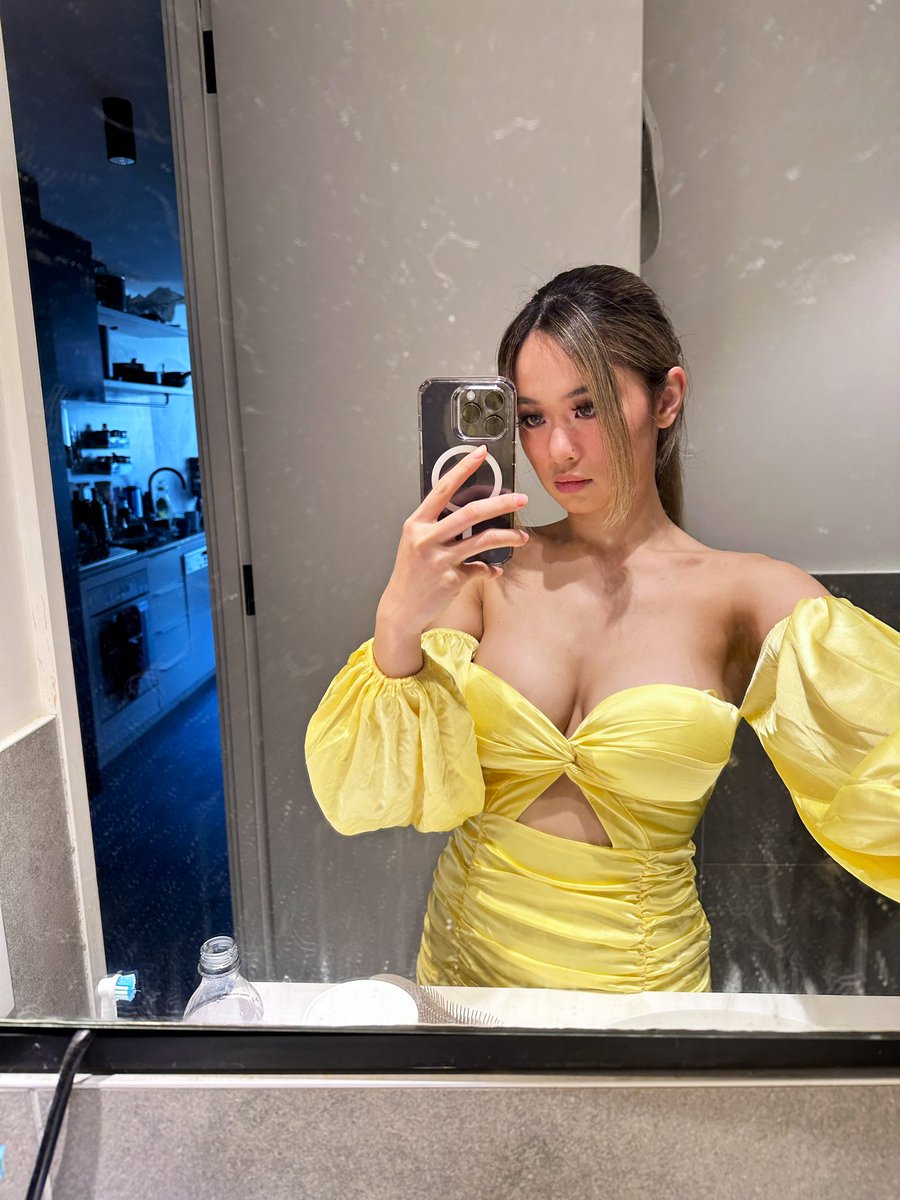 shilzna's tweet photo. Halp I feel too girly today 🥲 https://t.co/FTCfH9nvm3