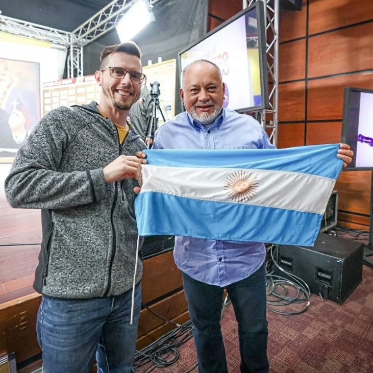 DiegoEnLaLucha's tweet photo. Gracias Diosdado Cabello por la hospitalidad. Fue una noche grandiosa en el Mazo Dando. https://t.co/5PcjL7Jc3b