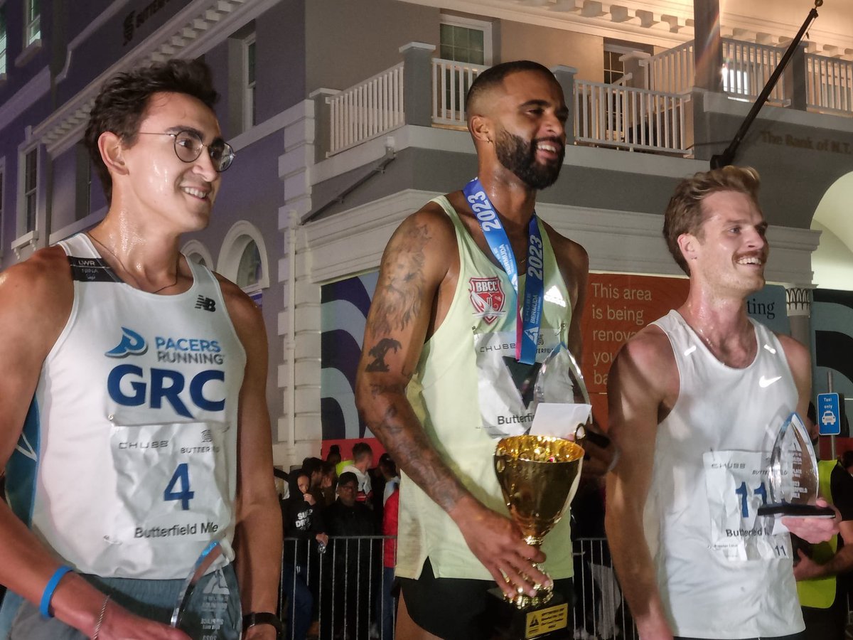 A big congratulations to Dage Minors winning the Men’s Elite race at the Front Street Mile taking home the title for the 2nd time. It was great to see #Bermuda out to support him and Bermudian Ryan Outerbridge as he made his elite debut. 🇧🇲💪🏾 🔴⚪ 

(photo credit TNN)