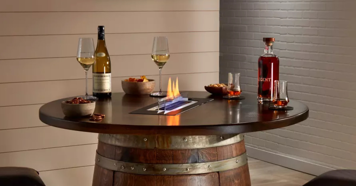 lovinflame's tweet photo. See how Lovinflame adds the sense of elegance to wine tasting. 
📷by Wine Enthusiast
#wineenthusiast #winetasting #flame https://t.co/Pi95u2qE52