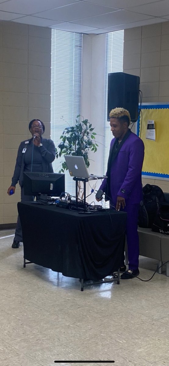 solaccofficial's tweet photo. 😀 It’s so nice to see our students back on our campuses! We hope everyone had a great first week.
1: Gulf Campus in Abbeville
2: Acadian Campus in Crowley
3: T.H. Harris Campus in Opelousas
4: Lafayette Campus
#SLCC #SLCCProud https://t.co/bWr7I6PLE5
