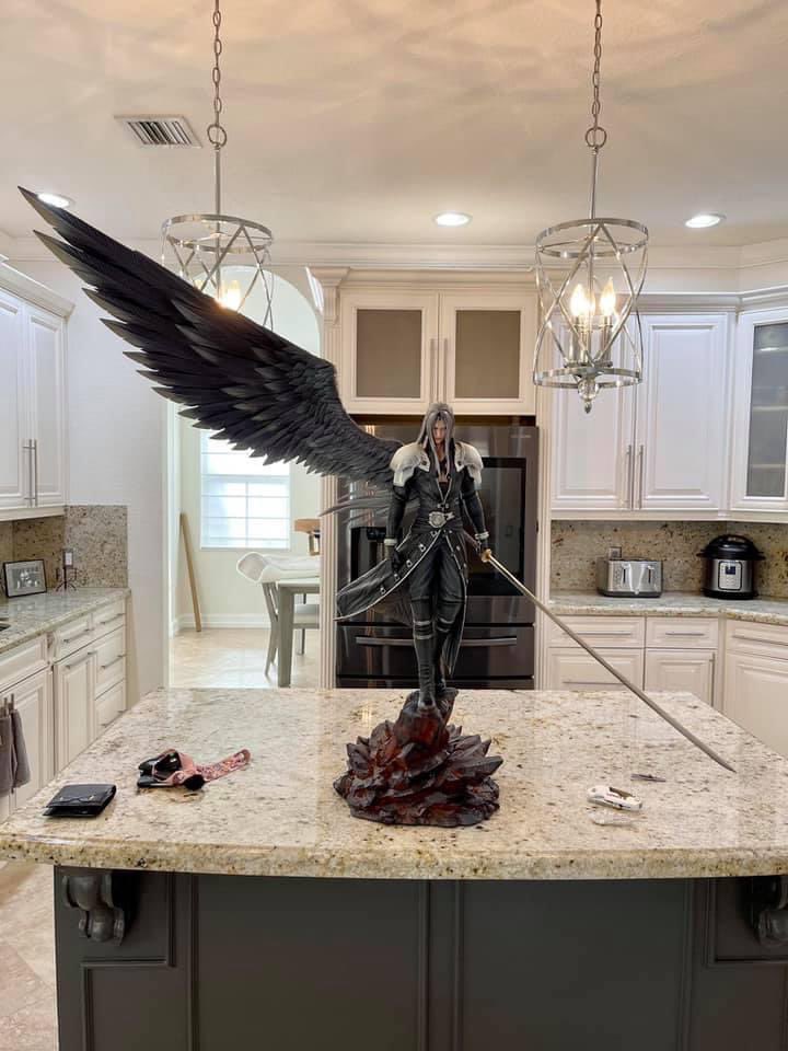 Who else needs this Sephiroth statue in their life?

Astonishing work from Dragon Studio