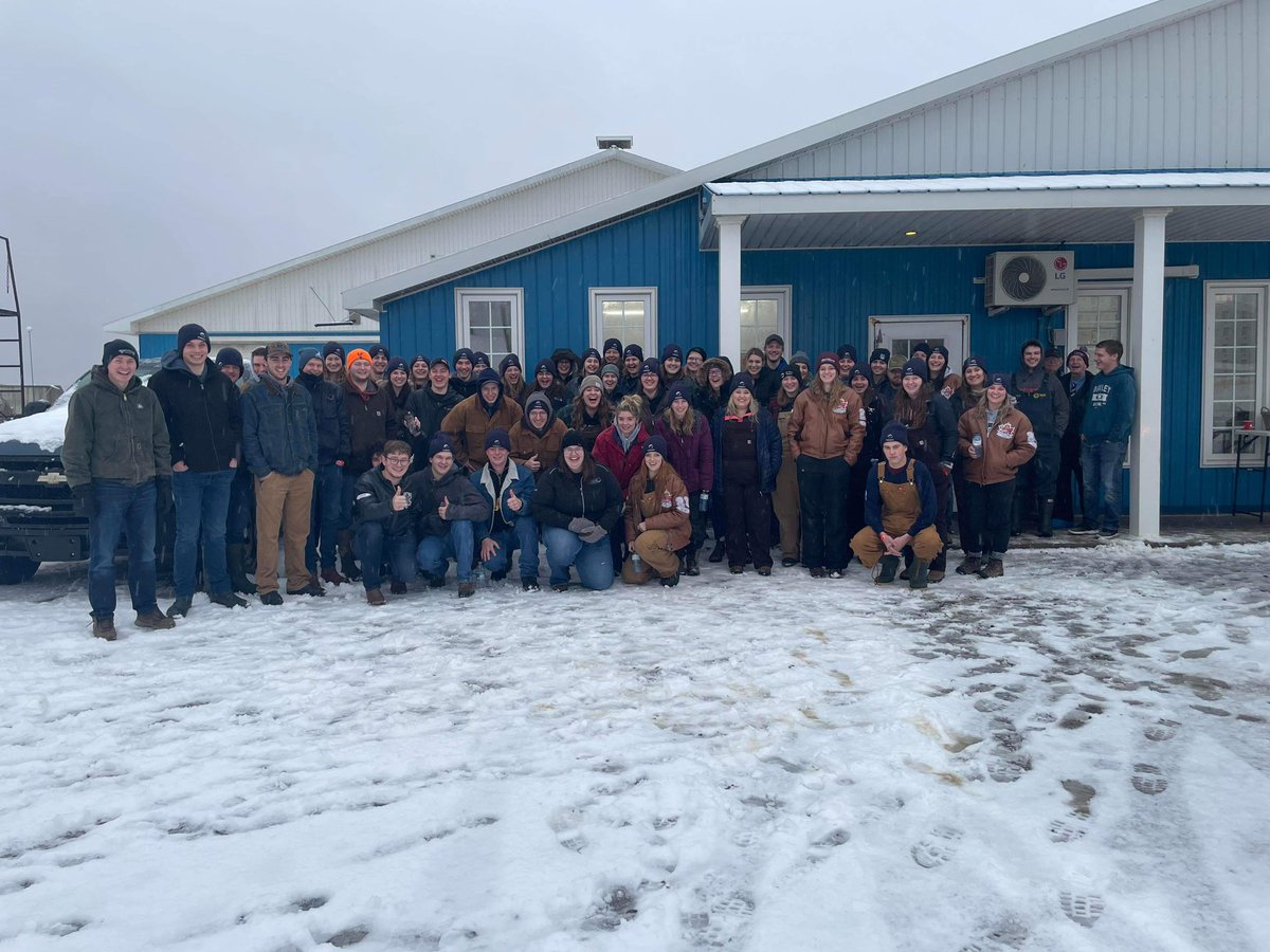 meghan_glavin's tweet photo. We visited another three amazing farms today! Thanks Sunypoint, Jordyhill and Kalverboer farms for giving us great tours! @UofGDairy #aggiesgoeast https://t.co/TpqCfBLb8q