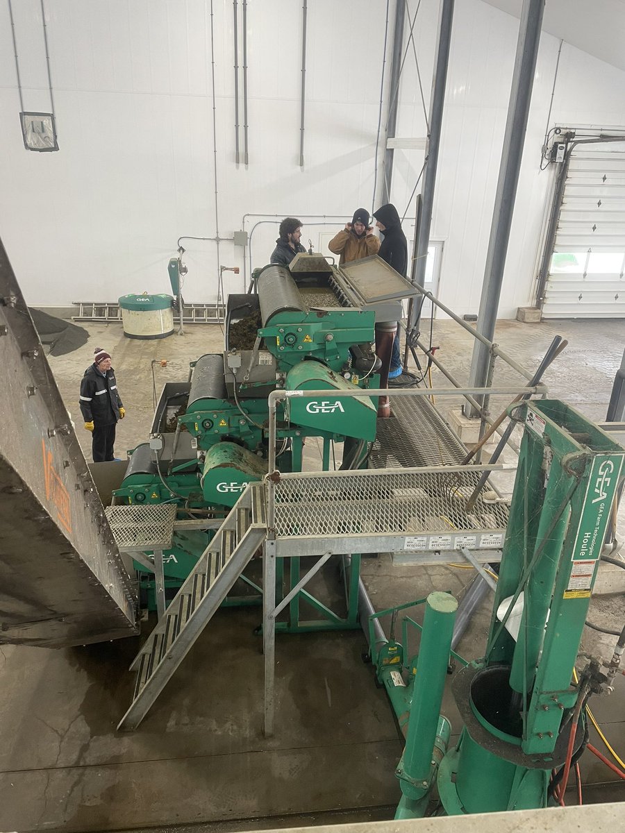 meghan_glavin's tweet photo. We visited another three amazing farms today! Thanks Sunypoint, Jordyhill and Kalverboer farms for giving us great tours! @UofGDairy #aggiesgoeast https://t.co/TpqCfBLb8q