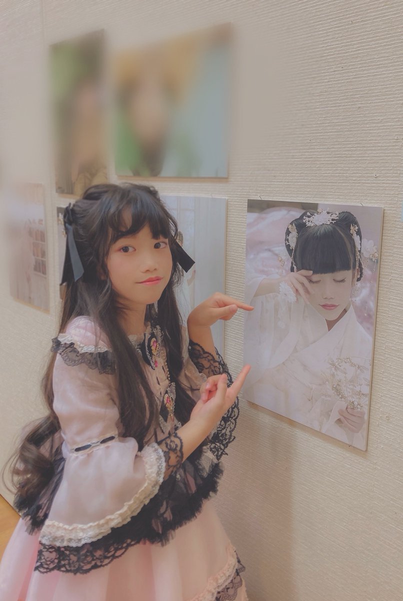 IKUYONB's tweet photo. #クロス展2 今日は10:00-20:00🕗
マルイ北千住11Fシアター1010 https://t.co/zOHHFk0fTX
ユコさんからこんな風に展示したよ👩🏻🦰✨て教えてもらった🖼㊙️すごいかわいく展示してくれたのです🥺💕早く見たい👀🐰
#iMAGINE2 の時はこんな風だった🌟このアリスさんの👗このままずっときてたかったです😍💕🐰 https://t.co/25aeOimOwh