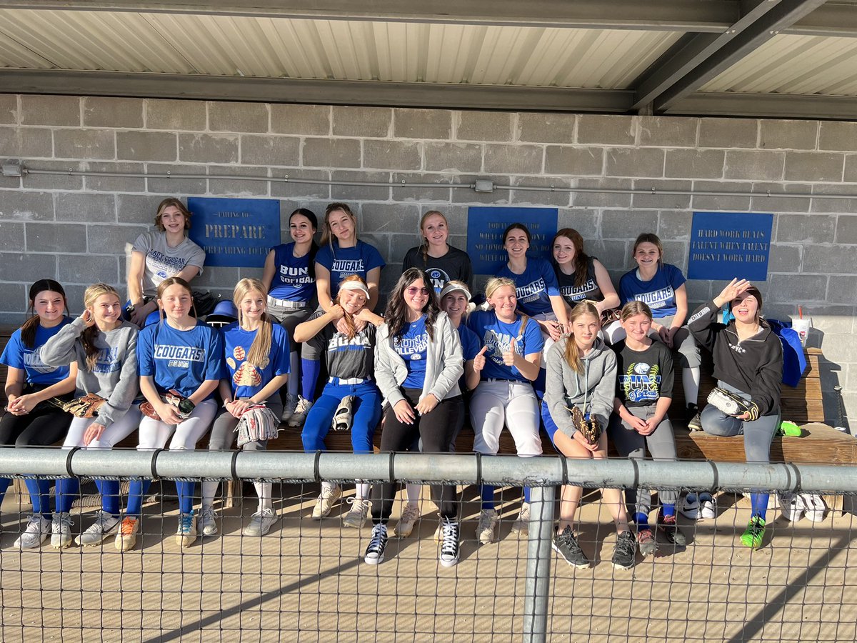 BunaSoftball's tweet photo. 1st practice wasn’t too shabby! Excited too see what all these girls accomplish this season!💙🥎 https://t.co/xvIVps9cOw