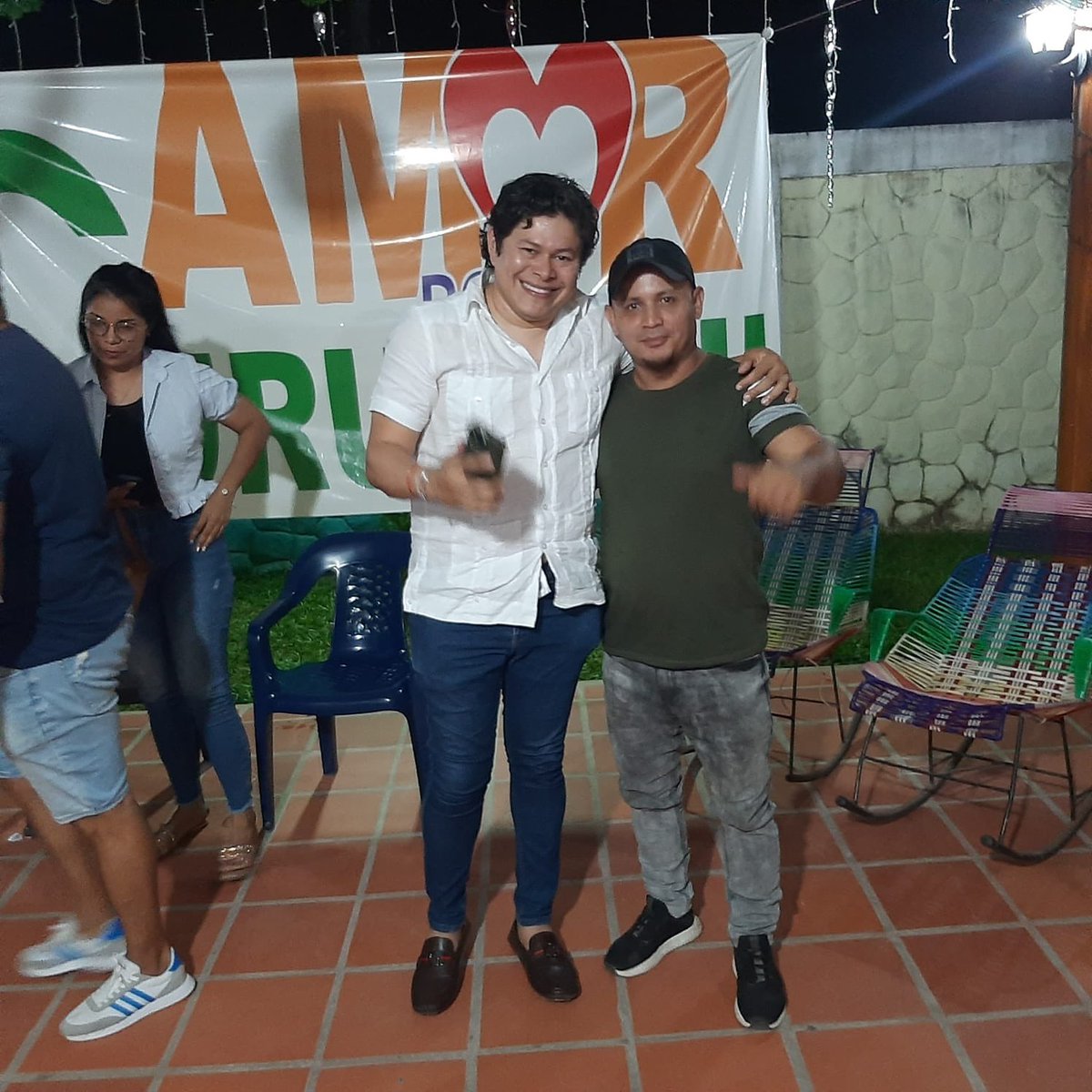 JhonFlorezJim's tweet photo. Continúo dialogando con los amigos para construir un Cesar que florezca, con justicia social y dignificación de las bases populares. 
Juntos florecemos. Esto nos de unir. 
#JuntosFlorecemos 
#ElCesarFlorece https://t.co/uDgThWivXs