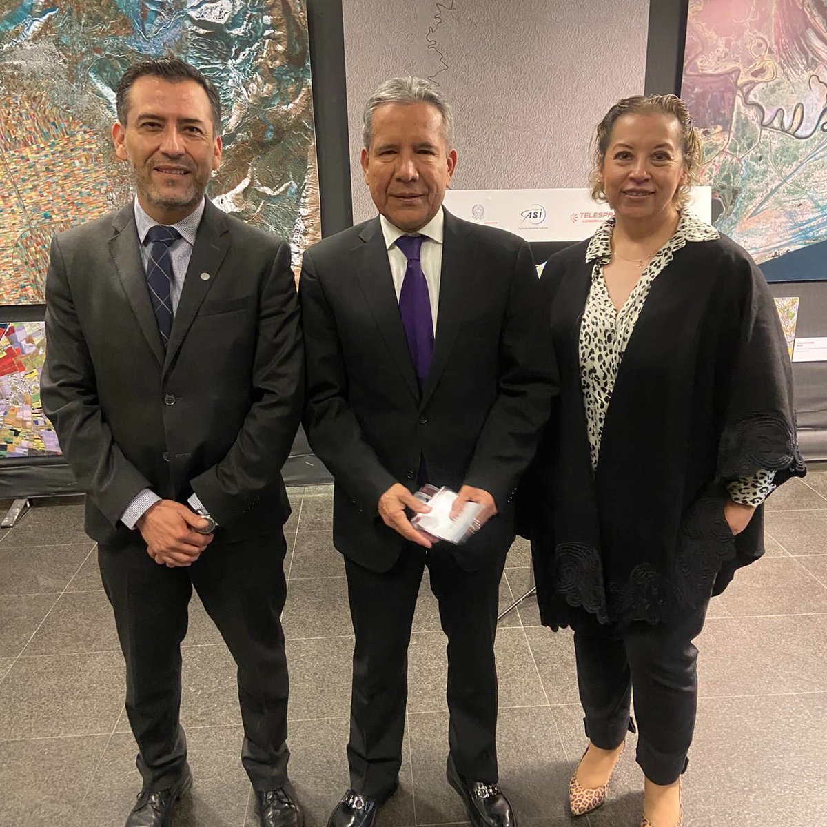 varelaalberto's tweet photo. En el marco de la XXXIV Reunión de Embajadores y Cónsules 2023 fue un gusto conversar con el Emb. Roberto Rodriguez, Embajador de México en Jordania, quien ha sido un  destacado impulsor en la relación bilateral México-Jordania y en particular del Comite Empresarial bilateral. https://t.co/X8Kdp1ghNm
