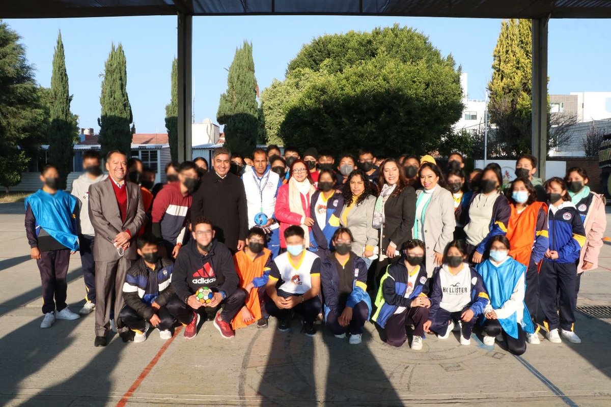 SEP México on Twitter "Además, visitó a la escuela primaria presidente