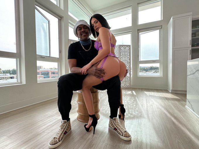 Oh how I&rsquo;ve missed you 😘 @Dreddxxx https://t.co/gbTUHAYPLx<a class="tags" href="/tag/dreddxxx">@dreddxxx</a><a href="/tag/mvsales"class="tags"><span>#mvsales</span></a>