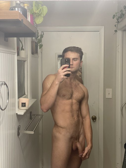 i need a hole to fill tonight https://t.co/hQ0n4psPKw