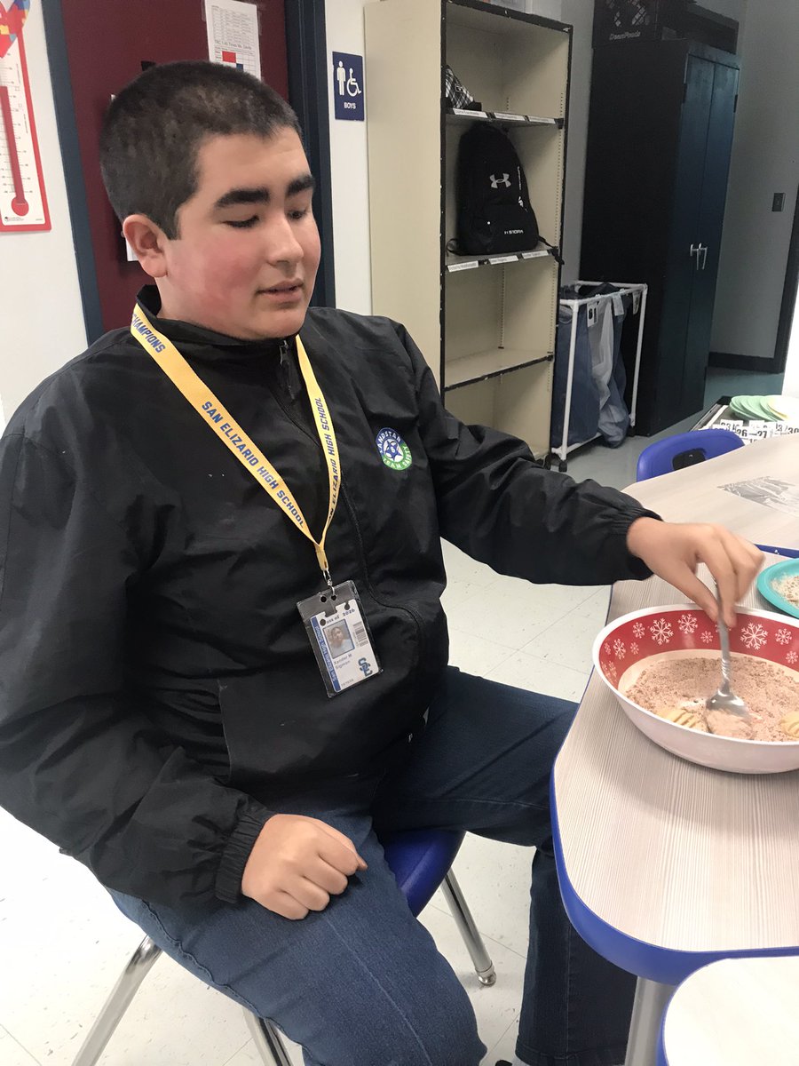 Osiris25829541's tweet photo. SEHS life skills students Baking Mexican Biscochos for our SEISD Board Members to enjoy😊 https://t.co/A52YgzYFX0